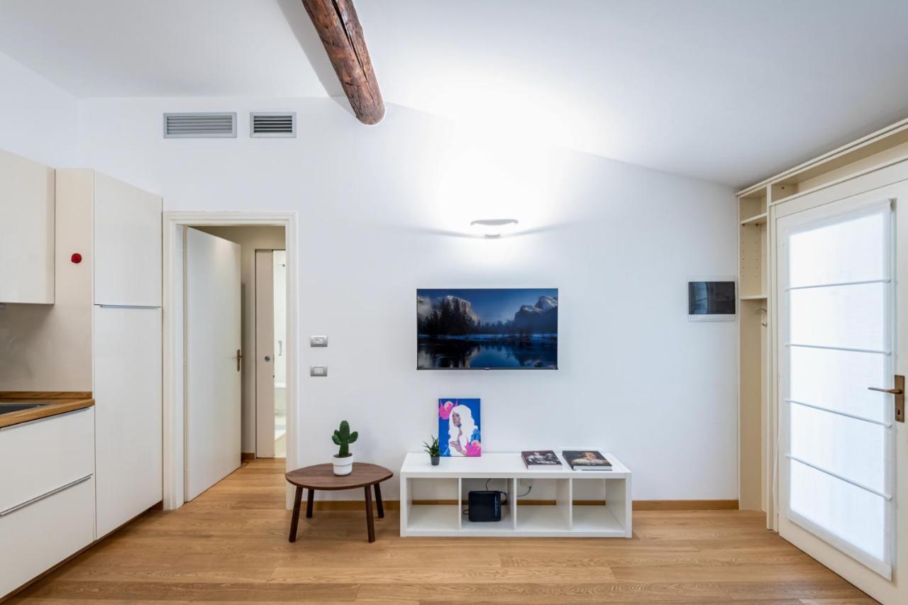 Easylife - Romantico Appartamento Sulla Darsena Mailand Exterior foto
